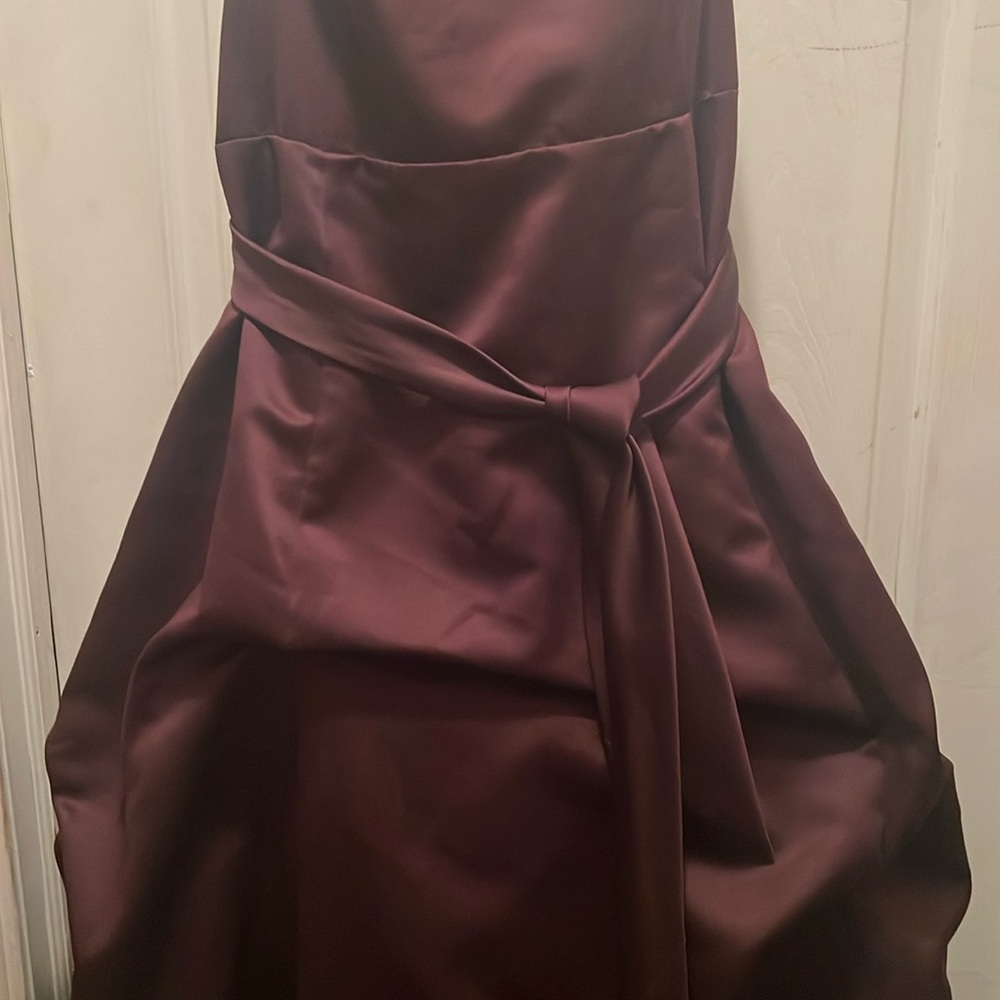 Beautiful strapless, chocolate brown David’s bridal dress